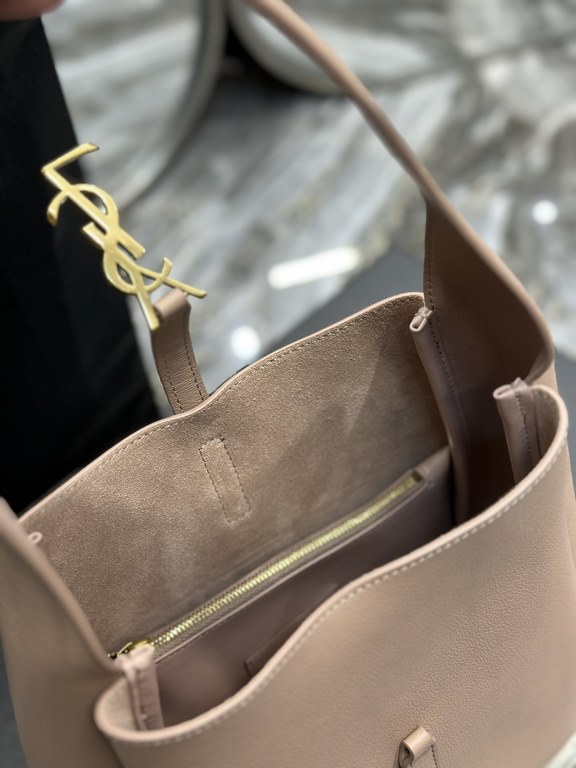 [Original Leather] Soybean Color_LE 5A7 Underarm Bag This year's hot vintage underarm bag has been very popular, the leather is fine and smooth, and the bag design is very simple and high-class, the capacity is enough to