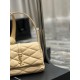 [In stock in seconds]LE 57 series quilted underarm bag, these days no underarm bag are embarrassed to say they are a hipster, right The whole bag is quilted with diamond pattern, the front metal logo logo decoration adds