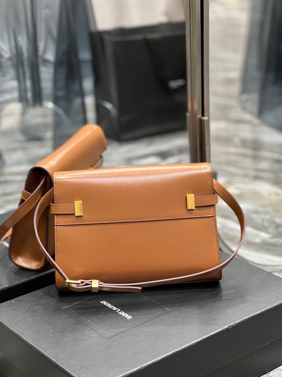 [In-stock seconds][              ]Counter synchronization new Manhattan baguette bag small 24cm new arrival! The latest bag type flap Manhattan baguette bag, a change from the previous classic logo, replaced by a low-key