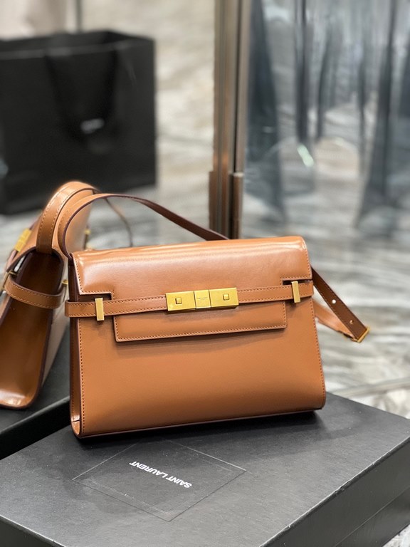 [In-stock seconds][              ]Counter synchronization new Manhattan baguette bag small 24cm new arrival! The latest bag type flap Manhattan baguette bag, a change from the previous classic logo, replaced by a low-key