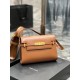 [In-stock seconds][              ]Counter synchronization new Manhattan baguette bag small 24cm new arrival! The latest bag type flap Manhattan baguette bag, a change from the previous classic logo, replaced by a low-key