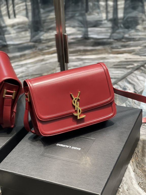 ]Date Red Gold Buckle_23cmMust fire models, not yet listed on the attack on the entire fashion circle, nostalgic left bank, inspired by the Paris left bank street name Rue De Solferino for the name! The bag is made of or