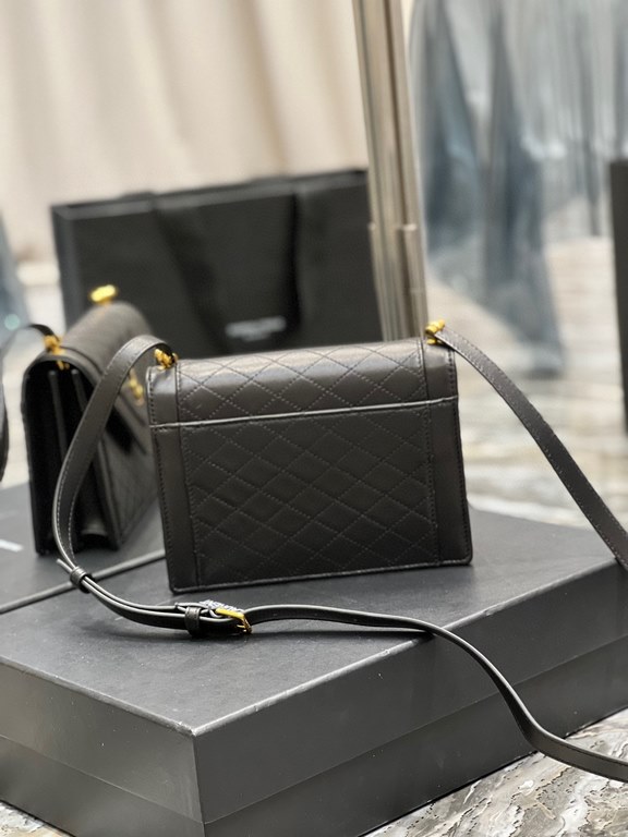 [In stock in seconds]GABY mini_ quilted grain envelope bag, using Italian lambskin, full leather inside and out, with fine handmade carefully, exclusive custom metal Y family logo highlights the personality, flap design 