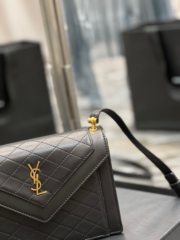 [In stock in seconds]GABY mini_ quilted grain envelope bag, using Italian lambskin, full leather inside and out, with fine handmade carefully, exclusive custom metal Y family logo highlights the personality, flap design 