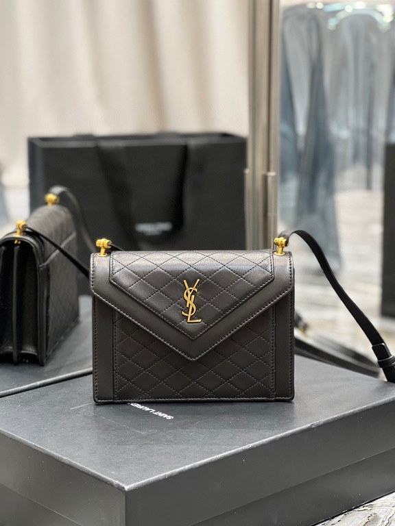 [In stock in seconds]GABY mini_ quilted grain envelope bag, using Italian lambskin, full leather inside and out, with fine handmade carefully, exclusive custom metal Y family logo highlights the personality, flap design 