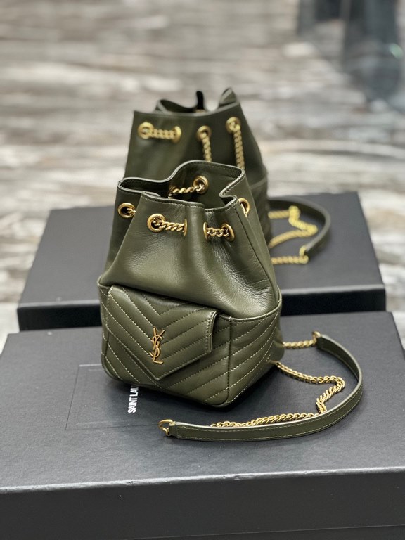 [Spot Seconds]JOE_Counter latest V-shaped quilted mini bucket bag new arrival! It is the little cutie that can be held in the palm of your hand! The whole bag is carefully sewn with original lambskin leather, which feels