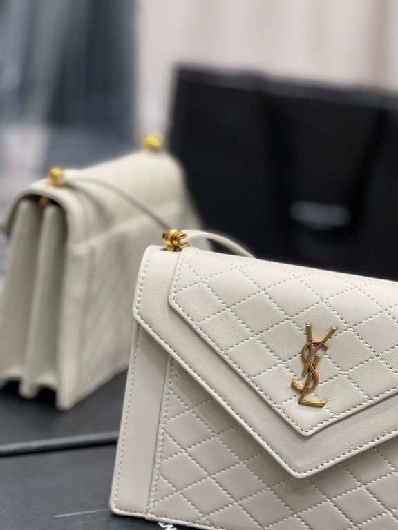 [In stock in seconds]GABY mini_ quilted grain envelope bag, using Italian lambskin, full leather inside and out, with fine handmade carefully, exclusive custom metal Y family logo highlights the personality, flap design 