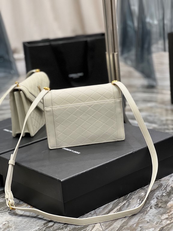 [In stock in seconds]GABY mini_ quilted grain envelope bag, using Italian lambskin, full leather inside and out, with fine handmade carefully, exclusive custom metal Y family logo highlights the personality, flap design 