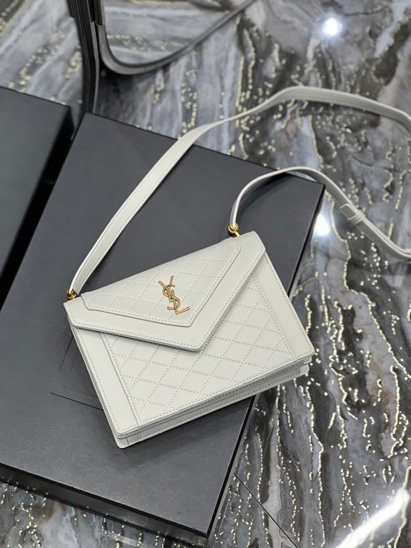 [In stock in seconds]GABY mini_ quilted grain envelope bag, using Italian lambskin, full leather inside and out, with fine handmade carefully, exclusive custom metal Y family logo highlights the personality, flap design 