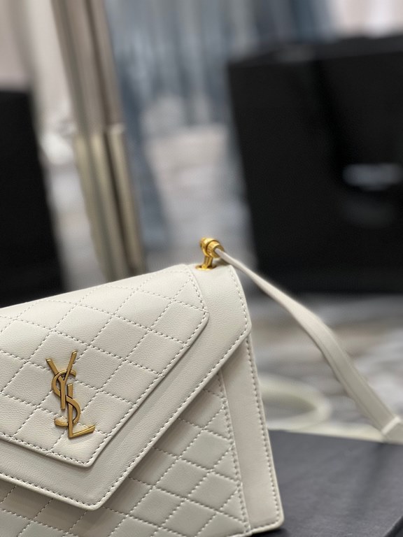 [In stock in seconds]GABY mini_ quilted grain envelope bag, using Italian lambskin, full leather inside and out, with fine handmade carefully, exclusive custom metal Y family logo highlights the personality, flap design 