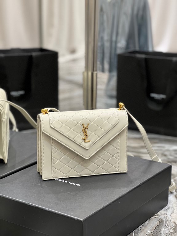 [In stock in seconds]GABY mini_ quilted grain envelope bag, using Italian lambskin, full leather inside and out, with fine handmade carefully, exclusive custom metal Y family logo highlights the personality, flap design 