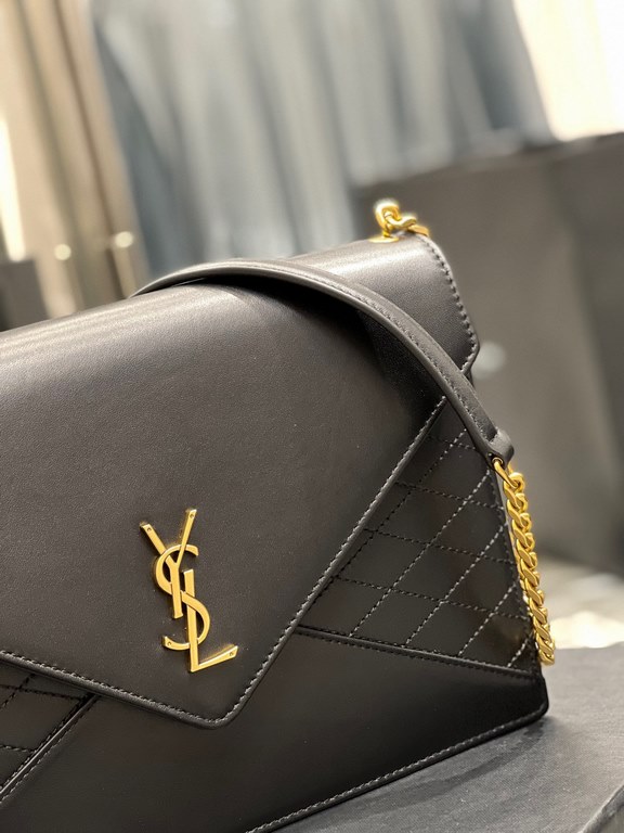 [In stock in seconds]     quilted pattern envelope bag, using Italian lambskin, full leather inside and outside, with fine handmade carefully, exclusive customized metal Y family logo highlights the individuality of the 