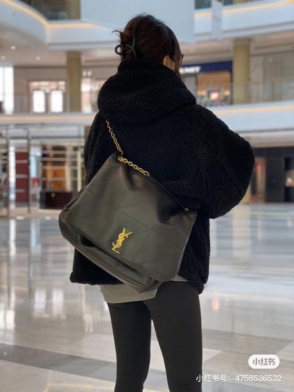 I love the slouchy look of the big bag!