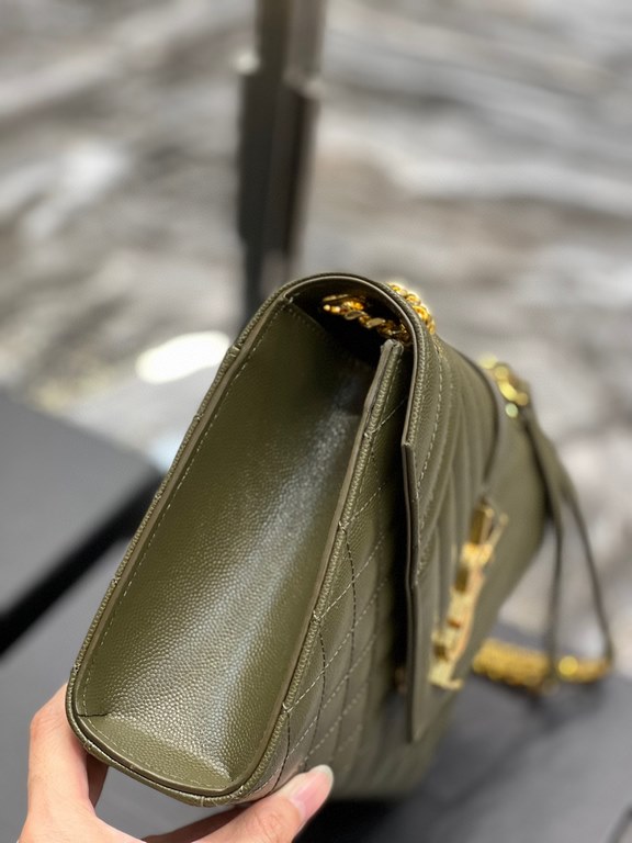 [In stock in seconds]#Envelope #Green with Gold BuckleMedium grain embossed quilted leather envelope bagClassic is timeless, the beauty of the sky V pattern spelling diamond pattern of caviar, Italian cowhide with eye-ca