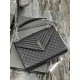 [In stock in seconds]#Envelope# Black with Silver BuckleLarge grained embossed quilted leather envelope bagClassic is timeless, the beauty of the sky V grain quilted diamond caviar pattern, Italian cowhide with eye-catch