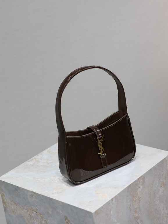 5   7       [Original leather versionThe Y's hot underarm bag is a small mini size! Although the design of this bag is not an eye-catching bag, but it really belongs to the more you look at the more durable the more on t