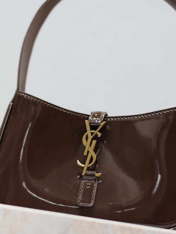 5   7       [Original leather versionThe Y's hot underarm bag is a small mini size! Although the design of this bag is not an eye-catching bag, but it really belongs to the more you look at the more durable the more on t