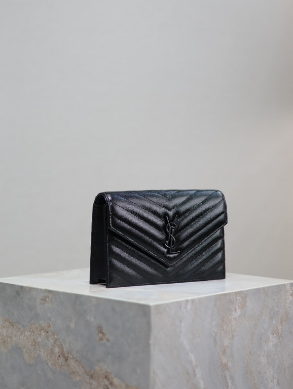 Black Black Button Caviar_woc small size envelope bag is coming, when it comes to envelope bag, this one from Y family must have the name! The whole bag is made of Italian cowhide leather, with a three-dimensional shape 