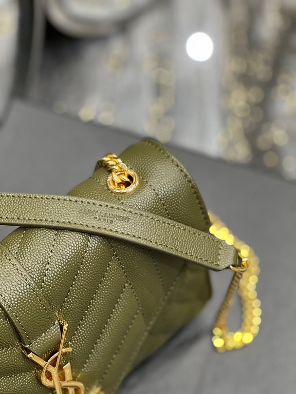 [In stock in seconds]#Envelope #Green with Gold BuckleSmall grained embossed quilted leather envelope bagClassic is timeless, the beauty of the V grain quilted diamond caviar pattern, very wear-resistant, Italian cowhide