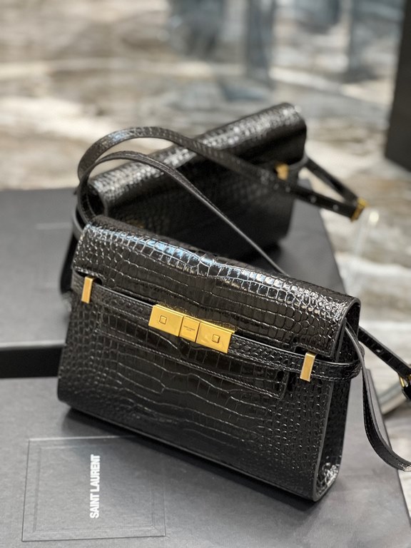 [In-stock seconds][              ]Counter synchronization new Manhattan baguette bag small 24cm new arrival! The latest bag type flap Manhattan baguette bag, a change from the previous classic logo, replaced by a low-key