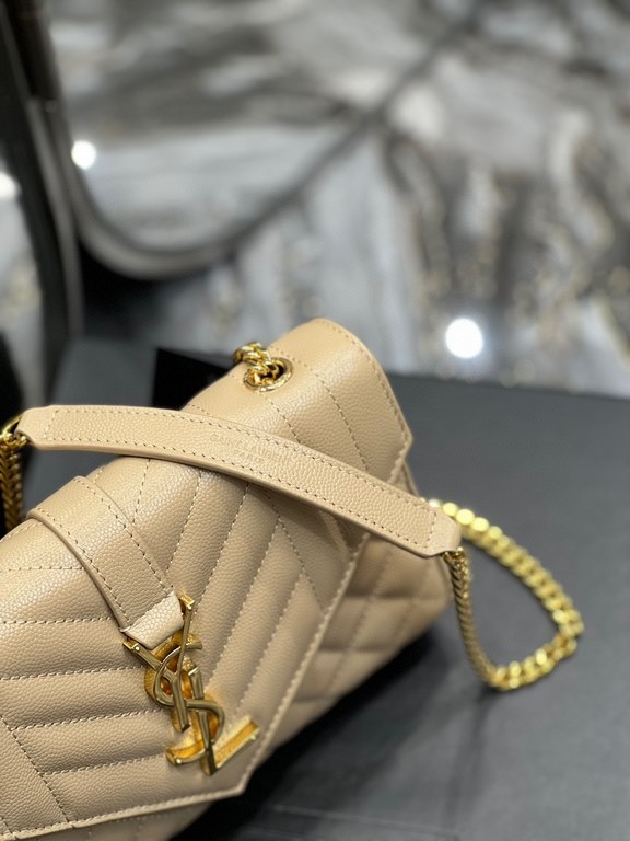 [In stock in seconds]#Envelope# Apricot Gold BuckleSmall grained embossed quilted grain leather envelope bagClassic is timeless, the beauty of the V grain quilted diamond caviar pattern, very wear-resistant, Italian cowh