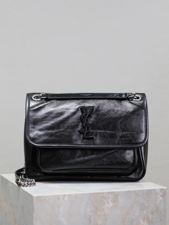 niki_28cm New version in black oiled leather.It's so cool, the bag looks good with no drawbacks, customized snake print cowhide leather creates a vintage style, hand carry or armpit is very good, the aura is full of men 