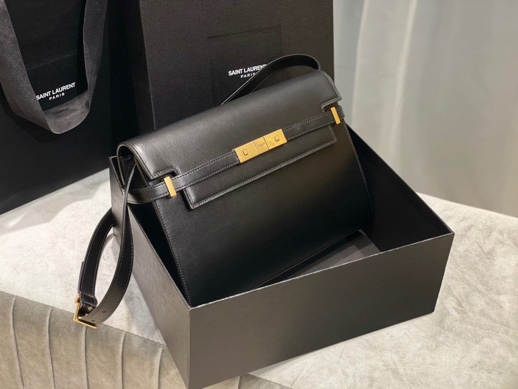 [In stock in seconds]            _Original LeatherManhattan 2020 latest bag type flap Manhattan baguette bag, a change from the previous classic logo, replaced by a low-key simple design style, it is a bit like the H fam