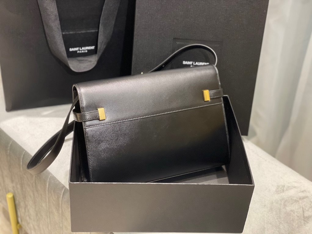 [In stock in seconds]            _Original LeatherManhattan 2020 latest bag type flap Manhattan baguette bag, a change from the previous classic logo, replaced by a low-key simple design style, it is a bit like the H fam