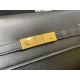 [In stock in seconds]            _Original LeatherManhattan 2020 latest bag type flap Manhattan baguette bag, a change from the previous classic logo, replaced by a low-key simple design style, it is a bit like the H fam