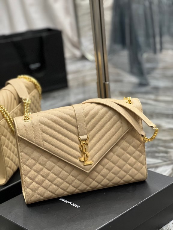 [In stock in seconds]#Envelope# Apricot Gold BuckleLarge grained embossed quilted leather envelope bagClassic is timeless, the beauty of the V grain quilted diamond caviar pattern, Italian cowhide leather with eye-catchi