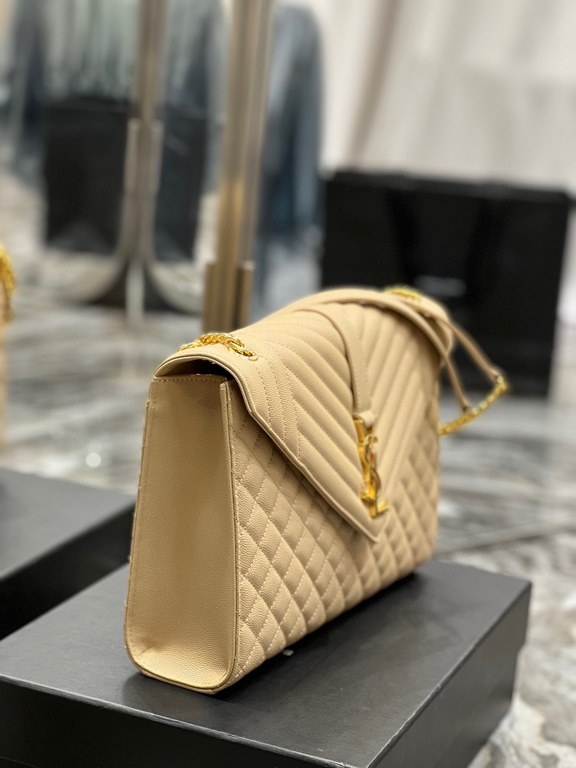 [In stock in seconds]#Envelope# Apricot Gold BuckleLarge grained embossed quilted leather envelope bagClassic is timeless, the beauty of the V grain quilted diamond caviar pattern, Italian cowhide leather with eye-catchi