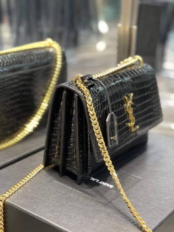 [In stock in seconds]              #Black with gold buckle #Unbeatable classic model crocodile print sunset bag! Out for such a long time the heat is still unabated, it can be seen that it is loved to an extraordinary de