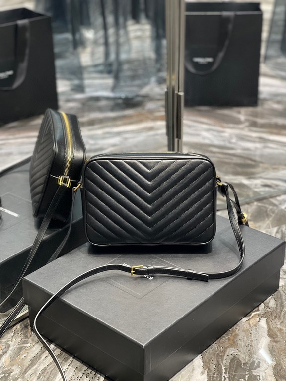 [In Stock Seconds]    camera bag_black gold buckleTop imported Italian cowhide with frosted leather camera bag, Hong Kong purchased zp open molding and typing, to do exactly the same! Very delicate! Adjustable shoulder s