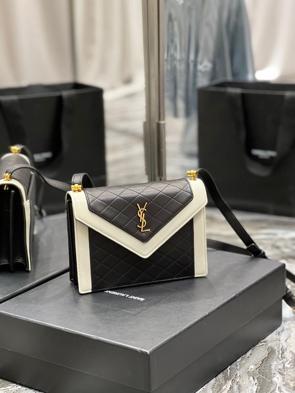 [In stock in seconds]GABY mini_ quilted grain envelope bag, using Italian lambskin, full leather inside and out, with fine handmade carefully, exclusive custom metal Y family logo highlights the personality, flap design 