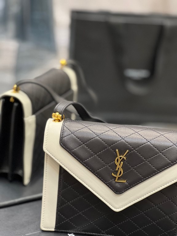 [In stock in seconds]GABY mini_ quilted grain envelope bag, using Italian lambskin, full leather inside and out, with fine handmade carefully, exclusive custom metal Y family logo highlights the personality, flap design 