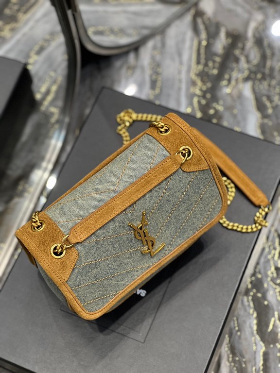 [In stock in seconds]Spring and summer models denim with leather out la   ♀Explosive Niki launched a new denim with leather series   ♀The designer still expresses the bag shape as gentle and elastic, expressing more warm