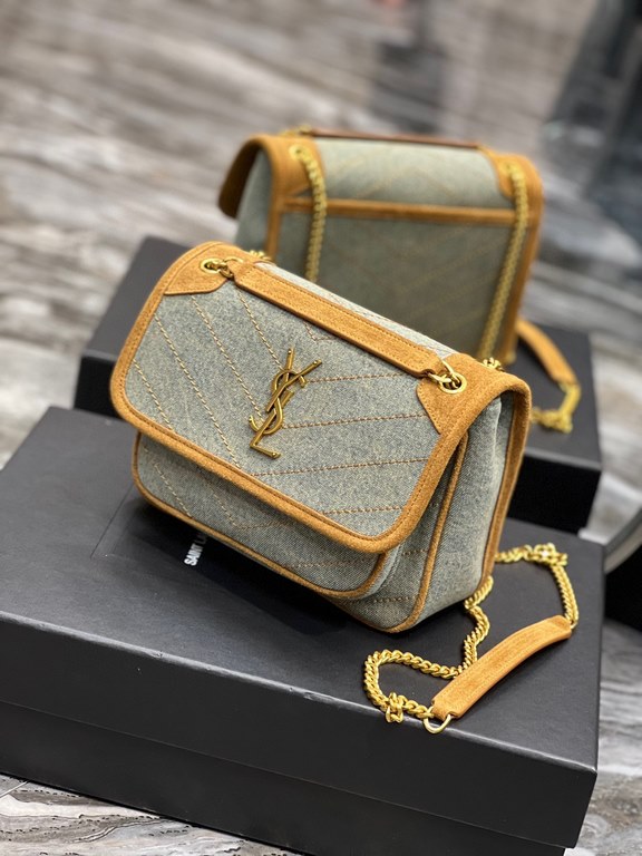 [In stock in seconds]Spring and summer models denim with leather out la   ♀Explosive Niki launched a new denim with leather series   ♀The designer still expresses the bag shape as gentle and elastic, expressing more warm