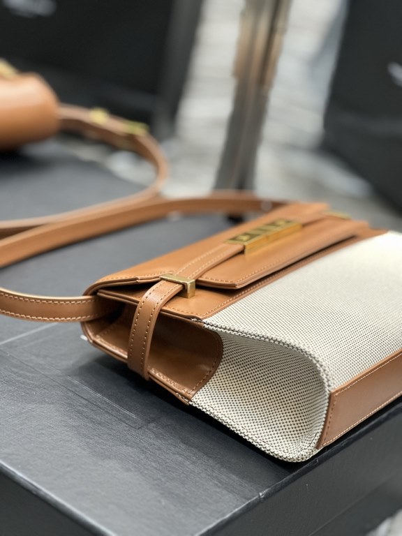 [              ] new color_Counter synchronization new Manhattan baguette bag small 24cm new arrival! The latest bag type flap Manhattan baguette bag, a change from the previous classic logo, replaced by a low-key simple