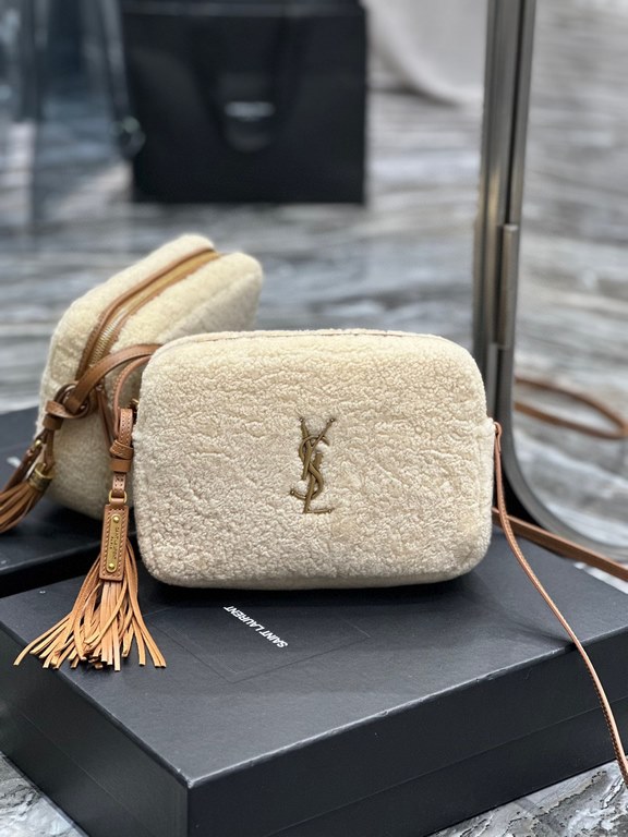 [In Stock Seconds]    camera bag_  lamb's wool with leatherTop imported Italian cowhide camera bag, purchased in Hong Kong zp open molded and typed to be exactly the same! Very delicate! Adjustable shoulder strap with fa