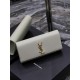 Classic Kate_ClutchWhite caviar with gold buckleClassic flap clutch    very representative of the metal logo logo, imported Italian caviar cowhide, simple metal decorations, the overall low-key exquisite and versatile, h