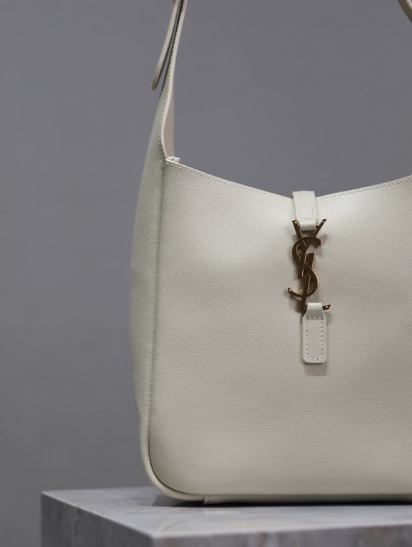 [Original Leather] White_LE 5A7 Underarm Bag This year's hot vintage underarm bag has been very popular, the leather is fine and smooth, and the bag design is very simple and high quality, the capacity is enough to use, 