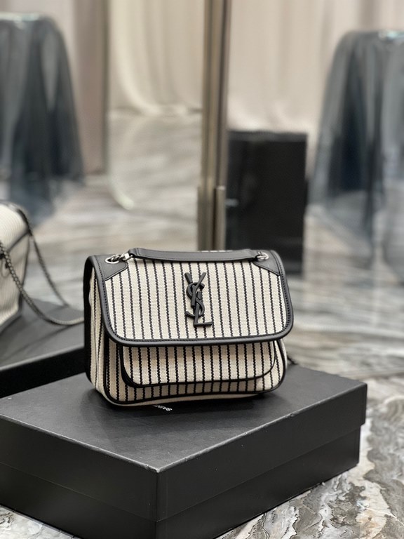 [In stock in seconds]Spring and summer models cotton and linen stripes with leather out la   ♀Explosive Niki launched a new cotton and linen stripes with leather series   ♀The designer still expresses the bag shape as ge