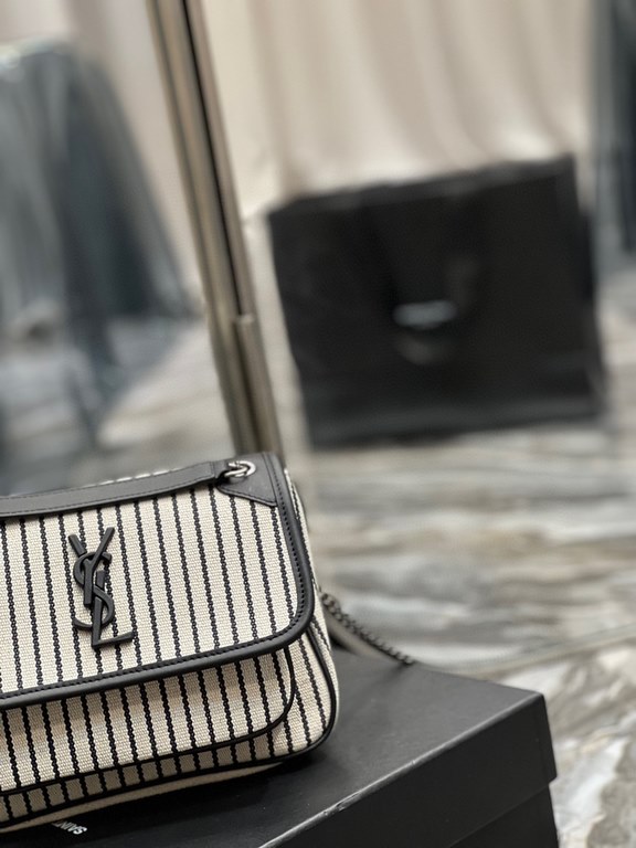 [In stock in seconds]Spring and summer models cotton and linen stripes with leather out la   ♀Explosive Niki launched a new cotton and linen stripes with leather series   ♀The designer still expresses the bag shape as ge