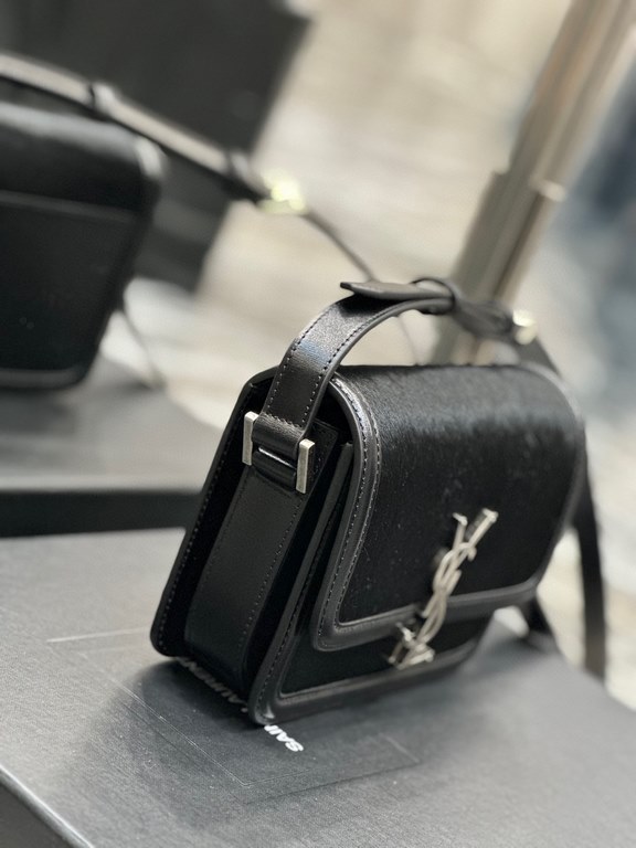 [In-stock seconds]              ]Horse Hair with Cowhide Silver Buckle_19cmMust fire models, not yet listed on the attack on the entire fashion circle, nostalgic left bank, inspired by the Paris left bank street name Rue