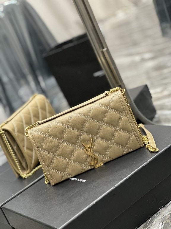 Becky_22.5cm Almond#Becky Diamond Quilted Lambskin Chain BagThis is one of the most beautiful bags from the Love at First Sight collection! The diamond-shaped quilted pattern exudes a diamond-like glamor! The gold Y logo