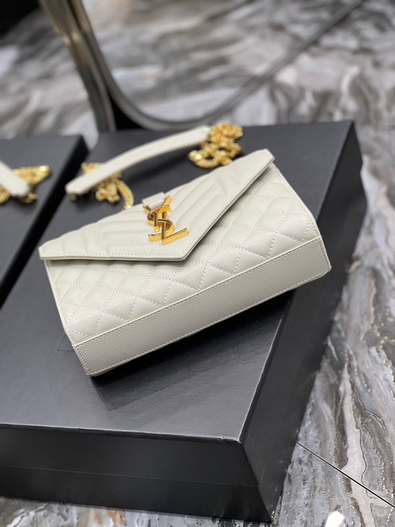 [In stock in seconds]#Envelope #White Gold BuckleSmall grained embossed quilted grain leather envelope bagClassic is timeless, the beauty of the V grain quilted diamond caviar pattern, very wear-resistant, Italian cowhid