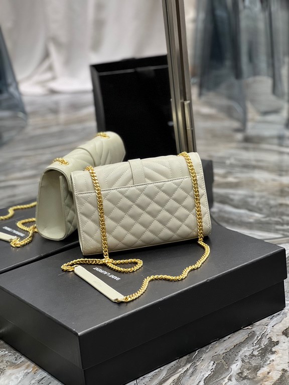 [In stock in seconds]#Envelope #White Gold BuckleSmall grained embossed quilted grain leather envelope bagClassic is timeless, the beauty of the V grain quilted diamond caviar pattern, very wear-resistant, Italian cowhid