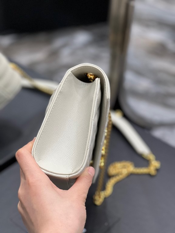 [In stock in seconds]#Envelope #White Gold BuckleSmall grained embossed quilted grain leather envelope bagClassic is timeless, the beauty of the V grain quilted diamond caviar pattern, very wear-resistant, Italian cowhid