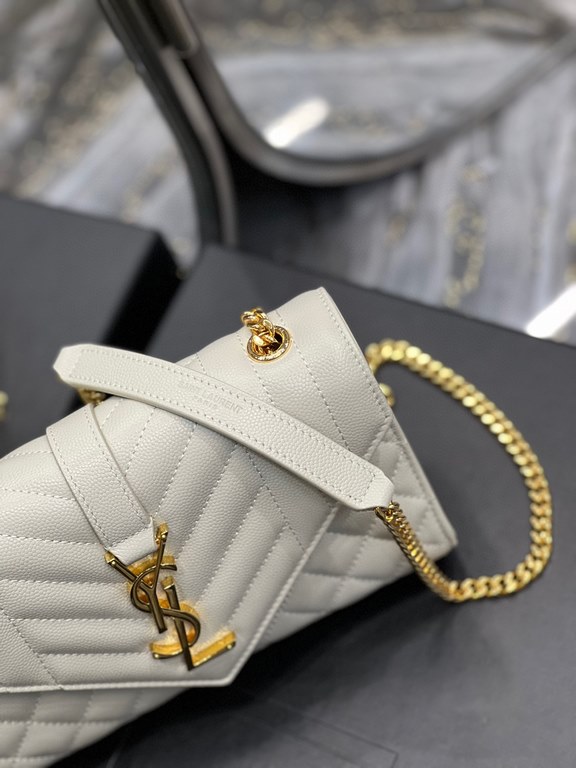 [In stock in seconds]#Envelope #White Gold BuckleSmall grained embossed quilted grain leather envelope bagClassic is timeless, the beauty of the V grain quilted diamond caviar pattern, very wear-resistant, Italian cowhid