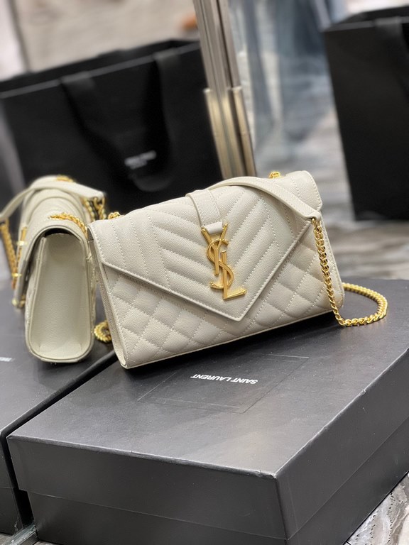 [In stock in seconds]#Envelope #White Gold BuckleSmall grained embossed quilted grain leather envelope bagClassic is timeless, the beauty of the V grain quilted diamond caviar pattern, very wear-resistant, Italian cowhid